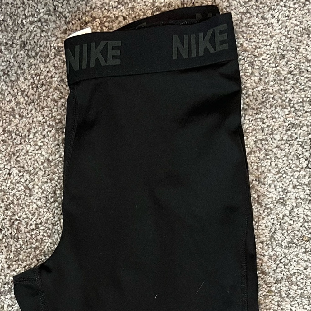 Nike Dri-Fit cropped leggings